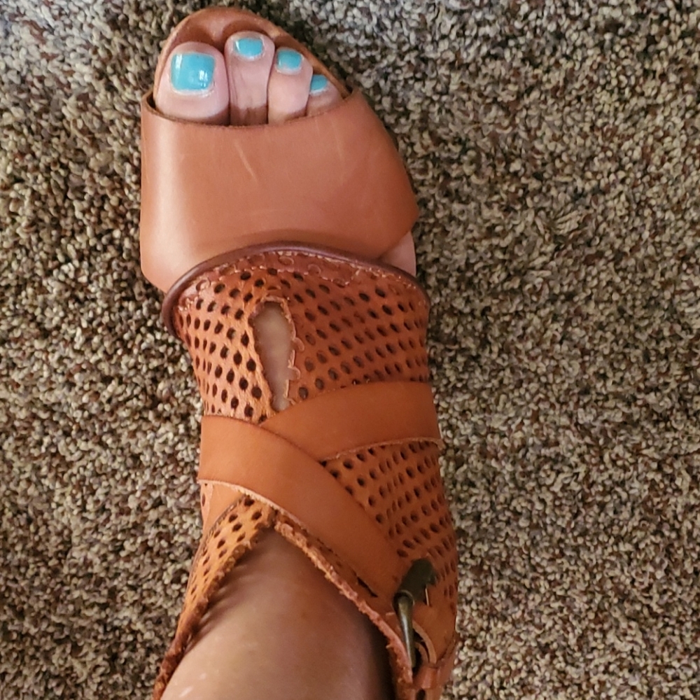 Free People platforms